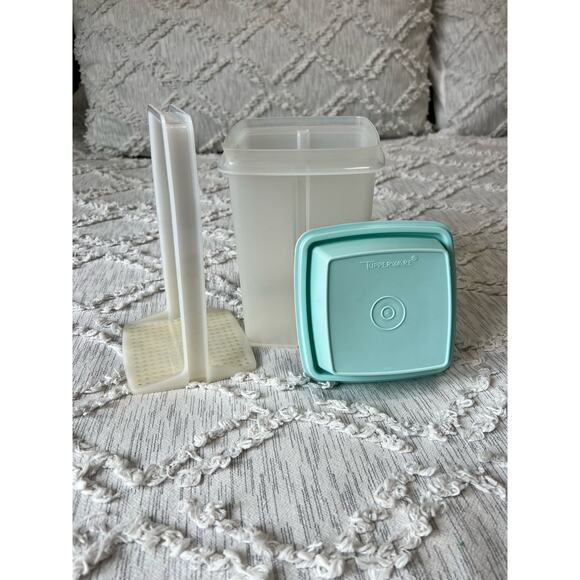 Tupperware 1562-1 Blue Lark Pick a Deli Pickle Keeper Strainer Lid 3 Pc 4 cups - Picture 2 of 5